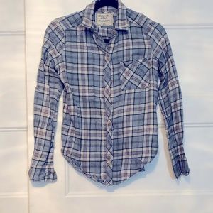 Abercrombie and Fitch cozy flannel shirt! Light blue and pink. XS.